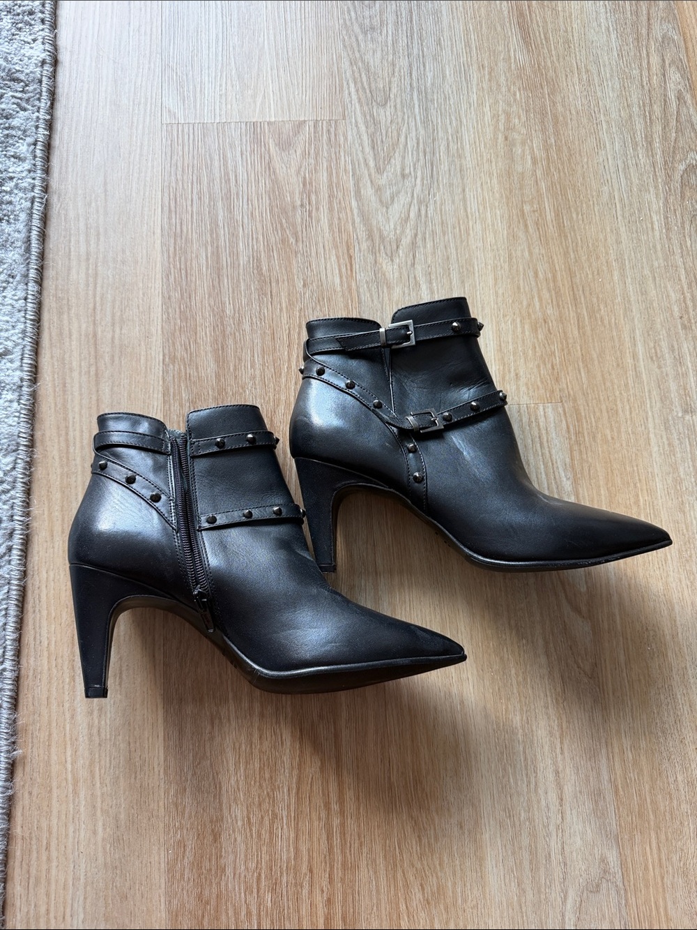 Napoleoni Women's Black Pointed Leather Ankle Booties - made in Italy
